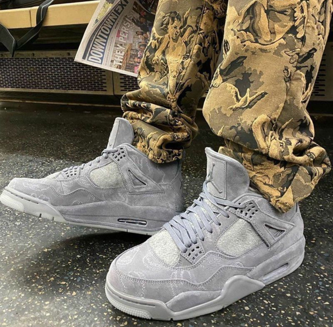 Air Jordan 4 Retro x KAWS "Cool Grey" – Art Meets Hype - Mldripanddrop