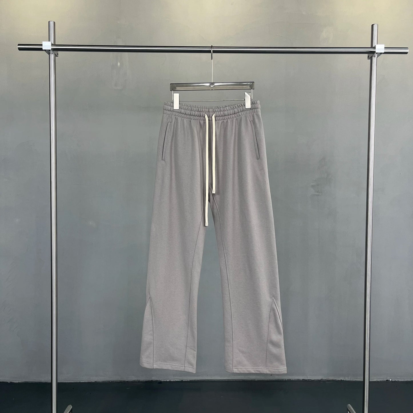 Bell-bottom sweatpants - Mldripanddrop